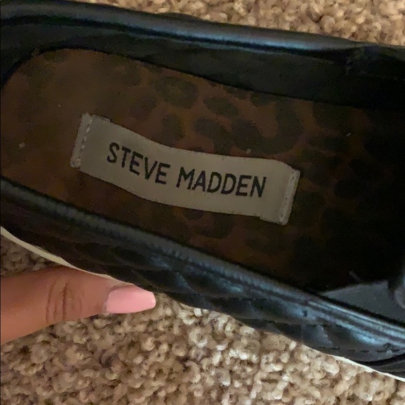 Steve Madden black slip ons - Picture 3 of 4